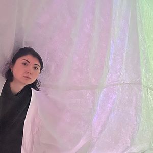 Meet your Posher, Elif